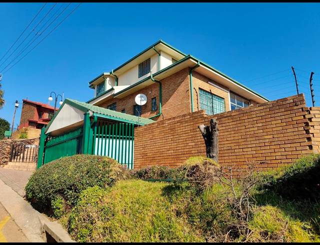 5 BEDROOM HOUSE FOR SALE IN LAUDIUM